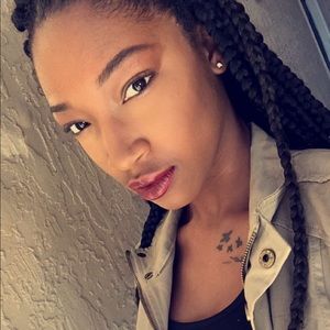 Meet your Posher, Mya