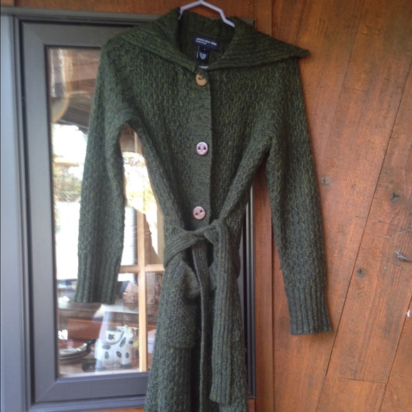 Jones New York Sweaters - Beautiful olive green sweater