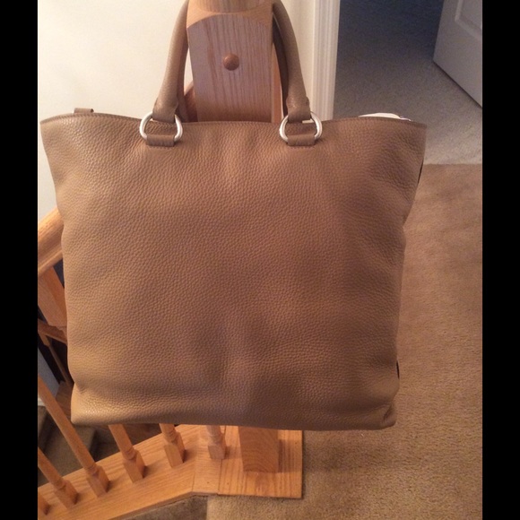 Like New! Prada Vitello Daino Sesamo 💕💕 - Picture 2 of 4