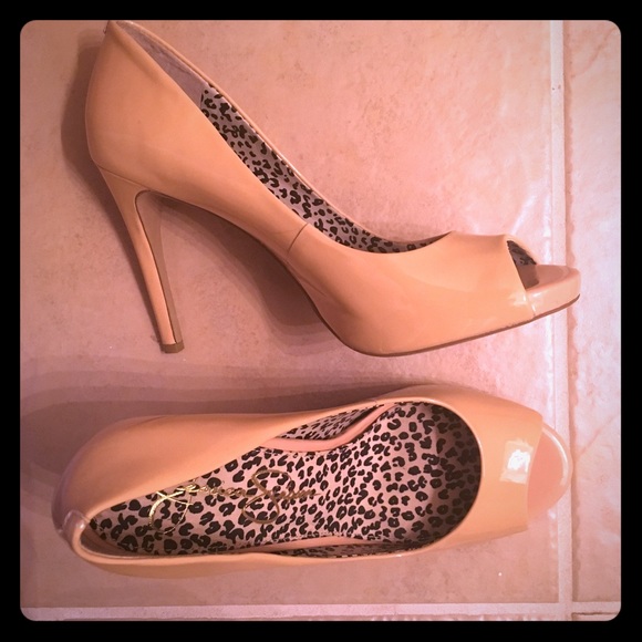Jessica Simpson Saras Peep Toe Pump
