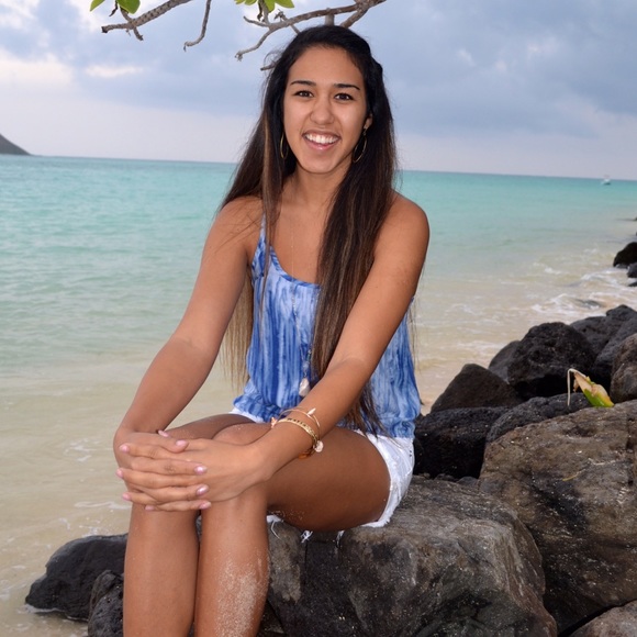 Meet your Posher, Malia - Picture 1 of 1