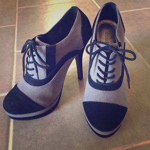 Voila Shoedazzle Suede Platform Heels