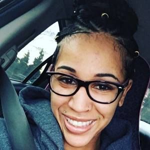 Meet your Posher, Kiki