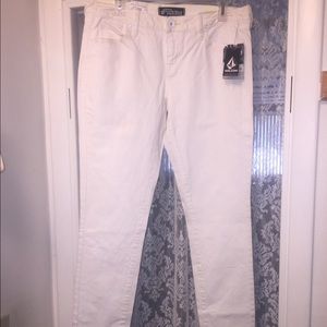 BRAND NEW Volcom Skinny Jeans