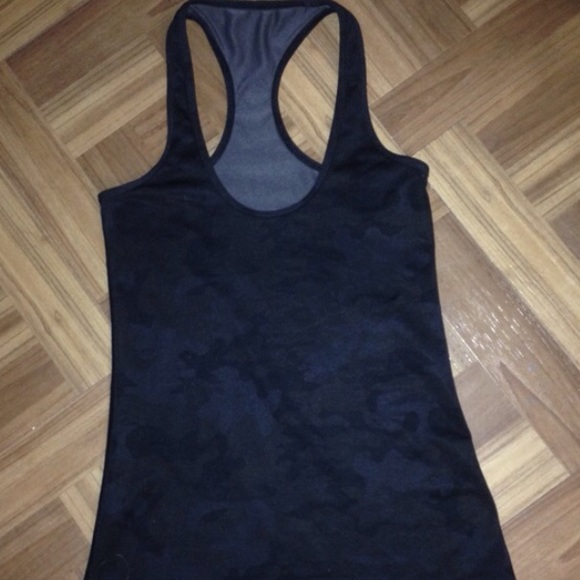 Lululemon size 2 black camo tank