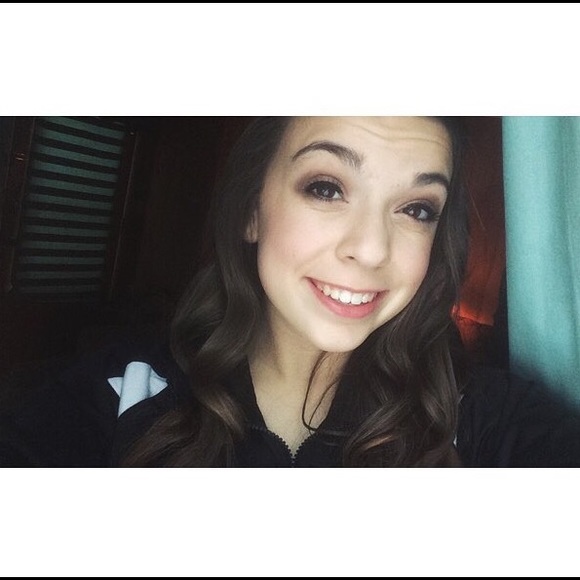 Meet your Posher, Lizzie