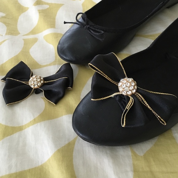 Clip on shoe accessory - Picture 2 of 4