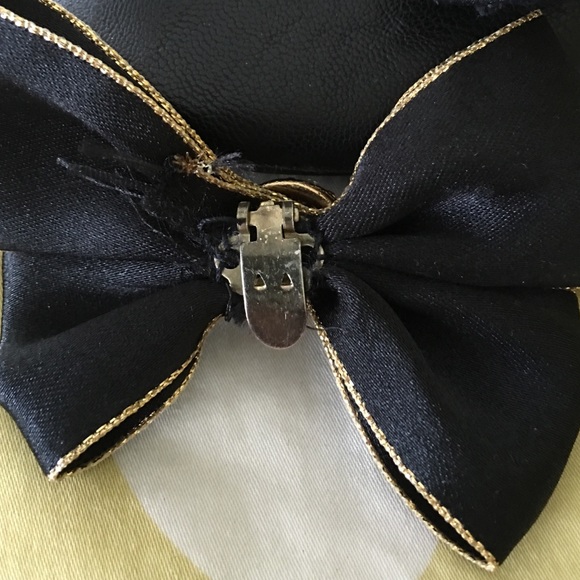 Clip on shoe accessory - Picture 3 of 4