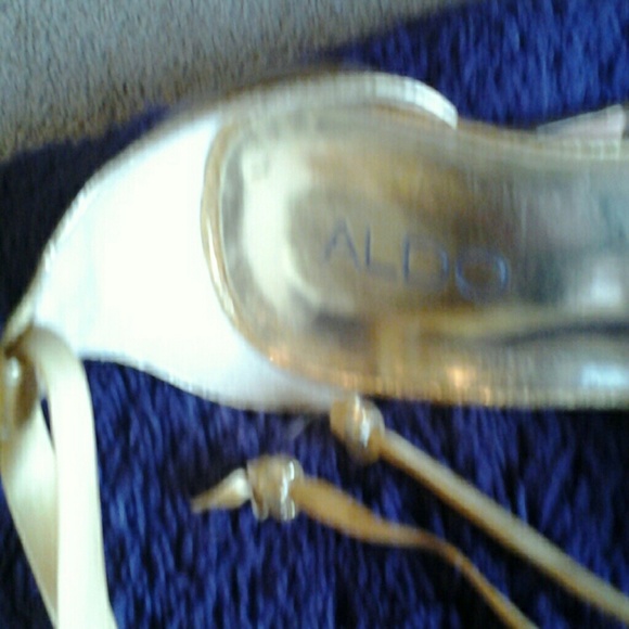 WEEKEND SALE ONLY.  SALE  ONLY  Aldo  High  Heels. - Picture 4 of 4