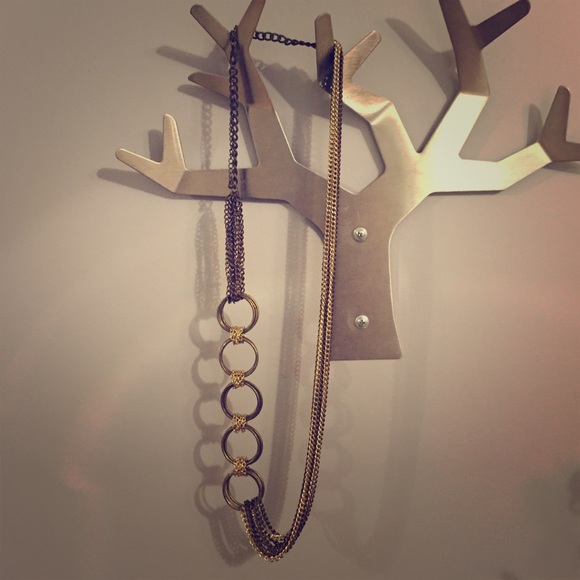Chain necklace with circles detail