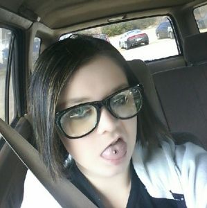 Meet your Posher, Valerie