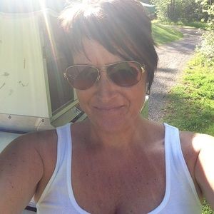 Meet your Posher, Dana