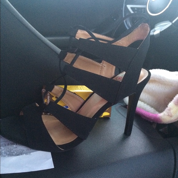 Heels - Picture 1 of 4