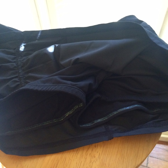 lululemon jog skirt II - Picture 3 of 4