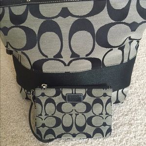 Coach purse with matching wristlet!