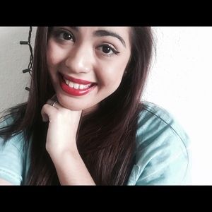 Meet your Posher, Elena