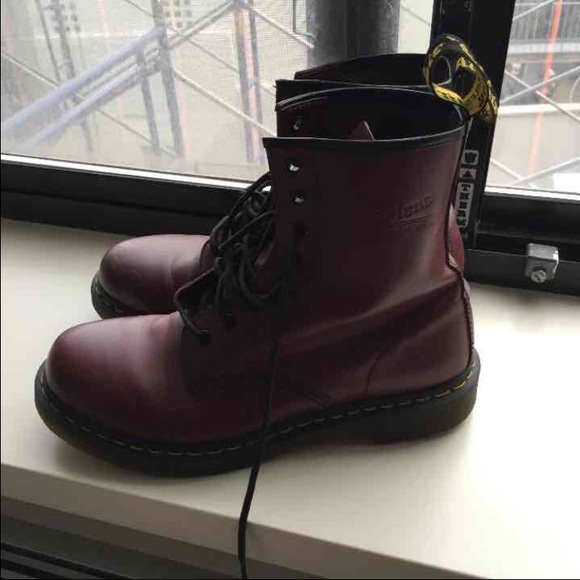 Original Doc Marten Boots in Maroon - Picture 3 of 4
