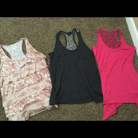 3 tank tops sz large!