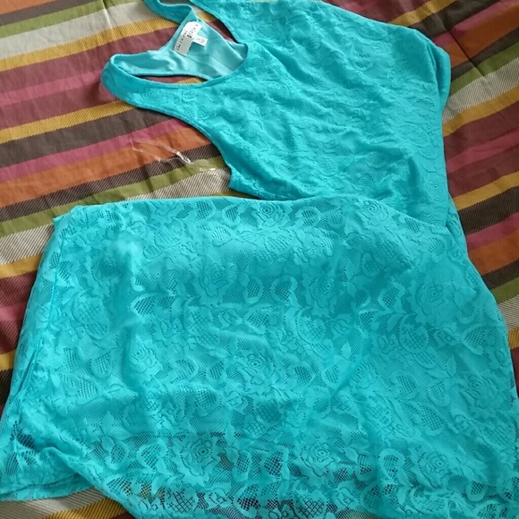 Turquoise Lace Maxi - Picture 4 of 4