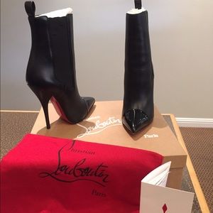 Christian Louboutin-Tucson size 37.5 Brand new