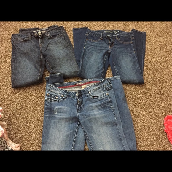 Three pair of skinny jeans! All size 6/7. - Picture 1 of 2
