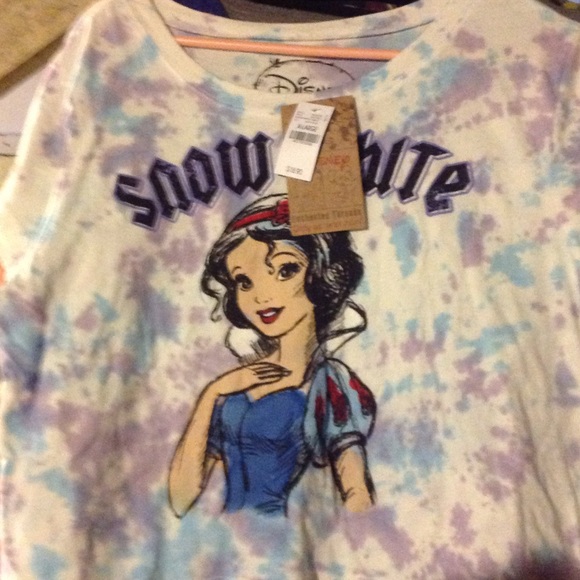Brand new Snow White maxi shirt. - Picture 1 of 1