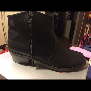 Round toe cowgirl ankle boots