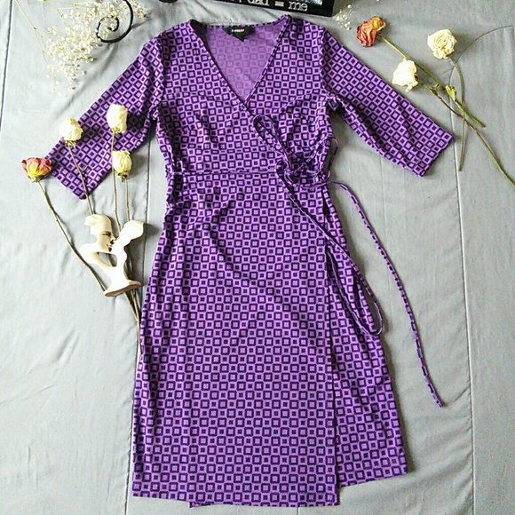 Express Dresses & Skirts - EXPRESS SIZE 5/6 PURPLE 3/4 SLEEVE WRAP DRESS