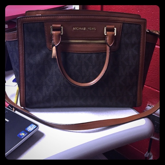 Authentic Michael Kors Leather Selma Satchel Bag