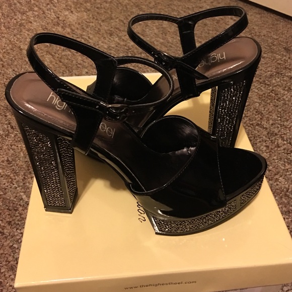Sparkly high heels for whatever occasion - Picture 1 of 4