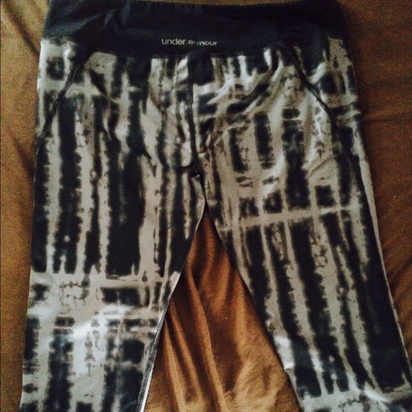 Under Armour workout crop leggings