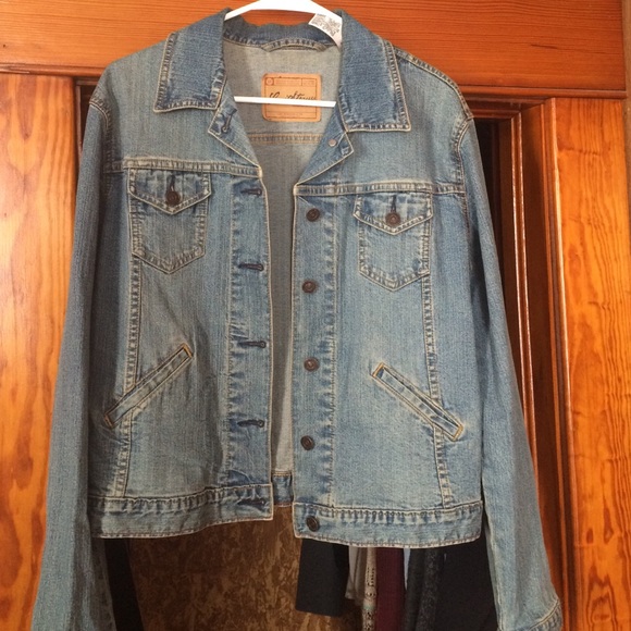 Medium wash jean jacket