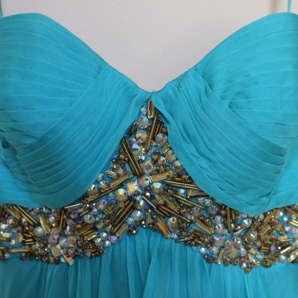 La Femme aqua Prom Dress - Picture 3 of 4