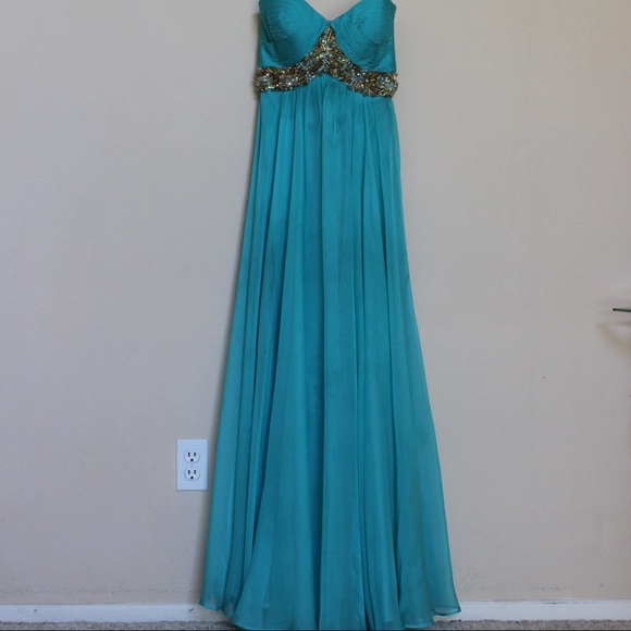 La Femme aqua Prom Dress - Picture 2 of 4