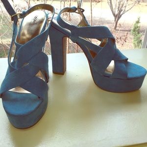 Blue platform heels