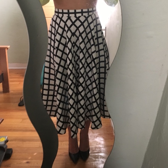 Midi flared out skirt