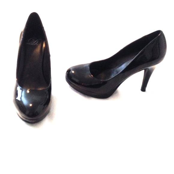 Black 3-inch Heels. (WORN ONCE)