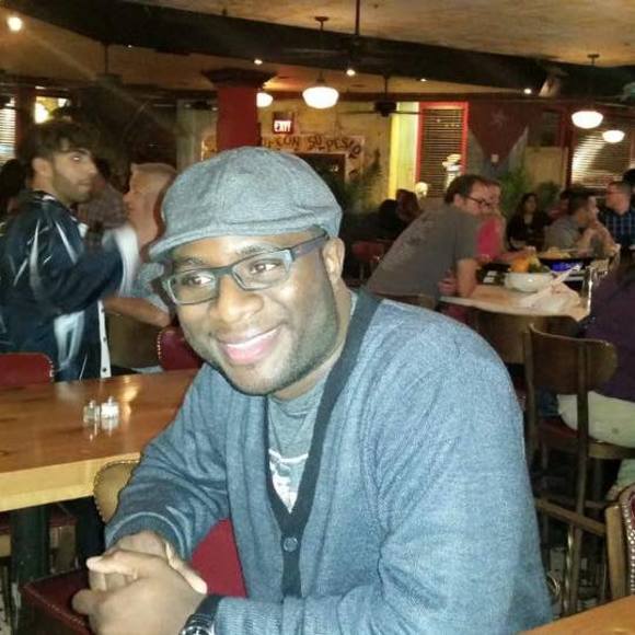 Meet your Posher, Dominique - Picture 1 of 1