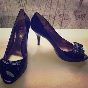 Black bow heels