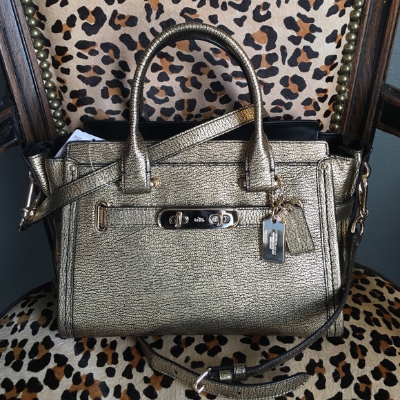 Coach Gold Metallic Swagger Bag - Picture 2 of 4