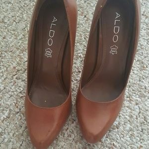 Aldo brown camel pumps