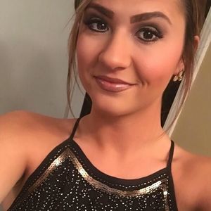 Meet your Posher, Casey