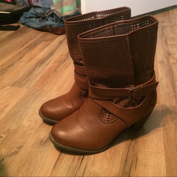 Maurices short heeled boots - Picture 1 of 3