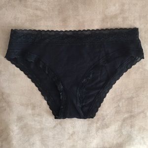 New Victoria's Secret Low-rise Lace Cheekini Panty