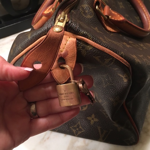 Louis Vuitton purse - Picture 2 of 4