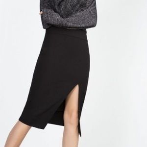 New W/ Tags Zara skirt with a slit