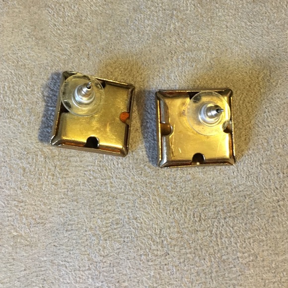 Square gold earrings - Picture 2 of 2