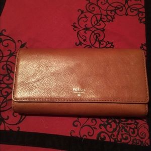 Fossil woman's wallet
