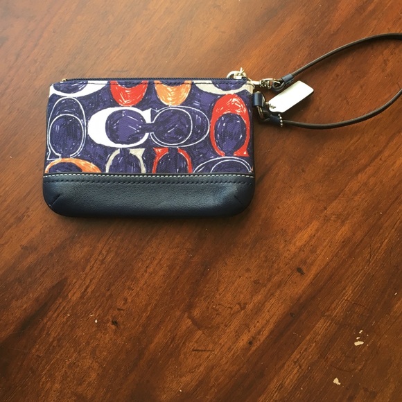 Coach Wristlit! - Picture 3 of 4