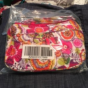 NEW Vera Shoulder Bag